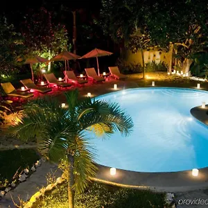 https://na-balam.quintano-roohotels.com